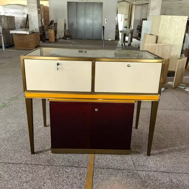 Bàn trưng bày inox