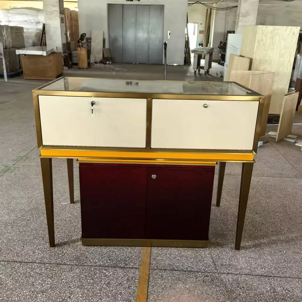 Showcase trang sức Tháp không gỉ Tháp không gỉ